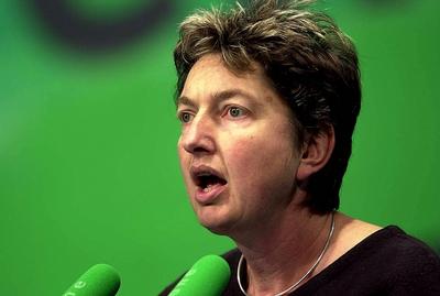 Bildnummer: 50673719  Datum: 24.11.2001  Copyright: imago/Sven SimonAnnelie Buntenbach (GER/B?ndnis 90/Die Gr?nen) anl?sslich der Bundesdelegiertenkonferenz von B?ndnis 90/Die Gr?nen in Rostock, Personen; 2001, Rostock, Pressetermin, Bundesdelegiertenkonferenzen, Delegiertenkonferenz, Delegiertenkonferenzen, Konferenz, Konferenzen, Parteien, B?ndnis90, Gr?ne, Politiker, Politikerin, MdB; , quer, Kbdig, Portr?t, Bundespolitik, Politik, Deutschland, Aktion, People o0 Parteitag, BundesparteitagBildnummer 50673719 Date 24 11 2001 Copyright Imago Sven Simon Annelie Buntenbach ger Alliance 90 the Greens during the Federal delegates conference from Alliance 90 the Greens in Rostock People 2001 Rostock Press call Federal delegates conferences Delegates Conference Delegates conferences Conference Conferences Parties B?ndnis90 green Politicians Politician MP horizontal Kbdig Portrait Federal politics politics Germany Action shot Celebrities o0 Party Federal Party-stock-foto