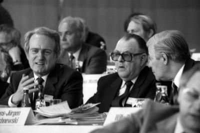 V l n r Johannes Rau GER SPD Ministerpr?sident Nordrhein Westfalen Hans J?rgen Wischnewski GER-stock-foto