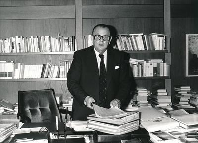 Kanzleramtschef Hans Juergen J?rgen Wischnewski 1982 in Bonn. --- German politican Hans Juergen Wischnewski in 1982 in B-stock-foto