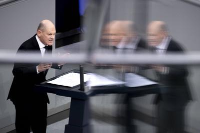 Olaf Scholz - Bundestag-stock-photo