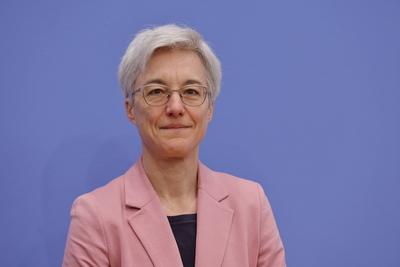 Dr. Brigitte Knopf, Stellv. Vorsitzende ERK, Zukunft KlimaSozial, Deutschland, Berlin, Bundespressekonferenz, Thema: Ver-stock-foto