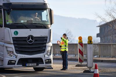 Oberaudorf, Bavaria, Germany - February 6, 2025: Border control by the Bavarian police (border police) at the border bet-stock-photo
