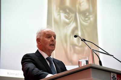 Dirigent Daniel Barenboim am 19.10.2019 in K?ln bei der Verleihung des Konrad Adenauer Preis 2019 an den Dirigenten Dani-stock-foto