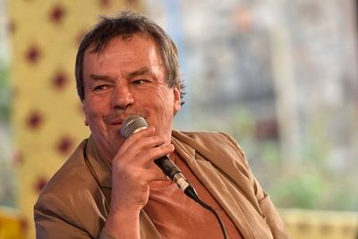 JAIPUR INDIA JANUARY 19 Neil Jordan speaks at The Page is Mightier than the Screen session at th-stock-foto
