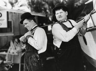 Stan Laurel and Oliver Hardy Towed in a Hole 1932 PUBLICATIONxINxGERxSUIxAUTxONLY Copyright xHAx 3-stock-foto