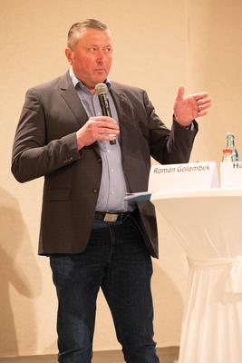 Roman Golombek, AfD, beim Wahlforum zur Bundestagswahl im Kulturzentrum Johanneskirche. L?bau, 05.02.2025 Sachsen German-stock-foto