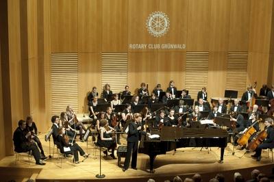 Bildnummer: 53660911  Datum: 11.12.2009  Copyright: imago/PlusphotoGr?nwald, Benefiz Konzert des Ensemble Interkulturell veranstaltet von der Justin Rockola Soforthilfe und dem Rotary Club Gr?nwald  People Kunst Musik  Soziales Engagement Totale Kbdig xdp 2009 quer premiumdBildnummer 53660911 Date 11 12 2009 Copyright Imago Plusphoto Green Forest Benefit Concert the Ensemble intercultural organized from the Justin Rockola Emergency aid and the Rotary Club Green Forest Celebrities Art Music Social Affairs Commitment long shot Kbdig XDP 2009 horizontal premiumd-stock-foto