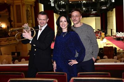 Till Br?nner, Stephanie Stumph, Tom Wlaschiha-stock-foto
