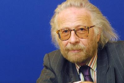 Fritz J Raddatz Der Schriftsteller Fritz J Raddatz fotografiert waehrend der Festveranstaltung an-stock-foto