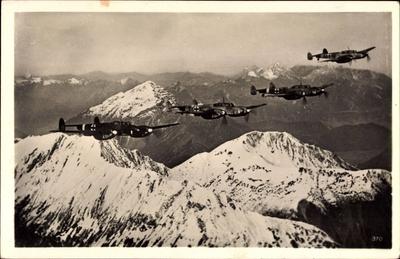 Vier Messerschmidt ME 110 Kampfflugzeuge in der Luft Luftwaffe-stock-foto