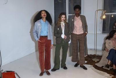 New york men's day - peak lapel - presentation - february 2025 new york fashion week-stock-foto