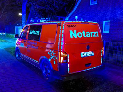 Zwei Tote bei Brand in Reihenhaus Zwei Personen konnten die Not?rzte und der Rettungsdienst nicht mehr retten. Copyright-stock-foto