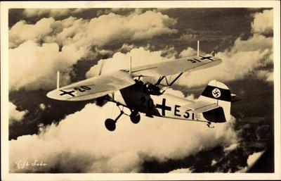 Luftwaffe Aufkl?rungsflugzeug ?ber den Wolken AUFNAHMEDATUM GESCH?TZT-stock-foto