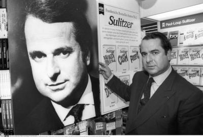Paul-Loup Sulitzer (Autor) 10/90 h?r Paul-Loup Sulitzer im Oktober 1990 w?hrend der Frankurter Buchmesse Messe Frankfurt-stock-foto