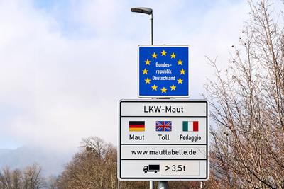 Oberaudorf, Bavaria, Germany - February 6, 2025: Border sign when entering Germany. Reference to the truck toll and the-stock-foto