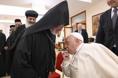 ITALY - REL - POPE FRANCIS RECEIVES PRIESTS AND MONKS OF EASTERN AUTOCHEPHALOUS CHURCES AT CASA SANTA MARTA AT THE VATICAN 06-02-2025-stock-foto