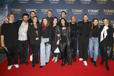 Leif Lunburg, Ricardo Angelini, Gast, Shaolyn Fernandez, Julia Wiedemann, Stefan Bockelmann, Sarah Victoria Schalow, Abbassi, Igor Dolgatschew, Gast, Vitali Huk, Amrei Haardt, Ania Niedieck-stock-foto