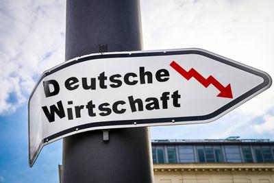 31 October 2024: Symbolic image of the state of the German economy, which is currently facing challenges such as declini-stock-foto