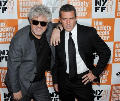 Bildnummer: 56176506  Datum: 12.10.2011  Copyright: imago/PicturePerfectPedro Almodovar and Antonio Banderas THE 49TH ANNUAL NEW YORK FILM FESTIVAL PRESENTATION OF THE SKIN I LIVE IN New York PUBLICATIONxNOTxINxUSAxUK People Entertainment Film x0x xsk 2011 quadrat Aufmacher  56176506 Date 12 10 2011 Copyright Imago Picture Perfect Pedro Almodovar and Antonio Banderas The 49th Annual New York Film Festival PRESENTATION of The Skin I Live in New York PUBLICATIONxNOTxINxUSAxUK Celebrities Entertainment Film x0x xSK 2011 Square Highlight-stock-photo