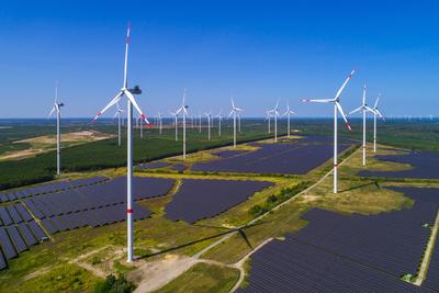 Energiepark Lausitz bei Klettwitz DEU/Deutschland/Brandenburg/Klettwitz, 24.08.2024, Energiepark Lausitz, Luftaufnahme.-stock-foto