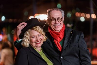 Entertainment Bilder des Tages Schauspielerin Margarethe Tiesel und Festivaldirektor Dieter Kosslic-stock-photo