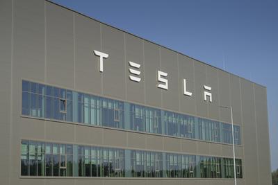 Tesla Giga-Factory, Gr?nheide, Brandenburg, Deutschland *** Tesla Giga Factory, Gr?nheide, Brandenburg, Germany-stock-foto