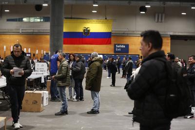 GYE-ELECCIONES 2025 VOTO EN ESPAÑA-stock-foto