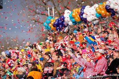 Koelner Rosenmontagszug 20.02.2023, Koeln, Eindruecke und Impressionen des Rosenmontagszugs des Koelner Karneval Koeln N-stock-foto
