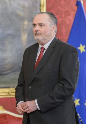 20250207 Angelobung Hans Peter Doskozil-stock-foto