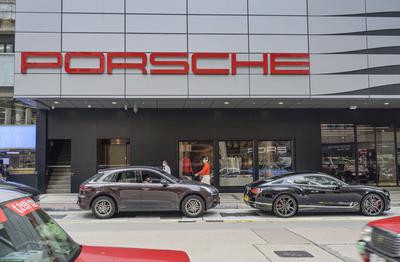 Porsche Autoh?ndler, Central, Hongkong, Volksrepublik China-stock-foto