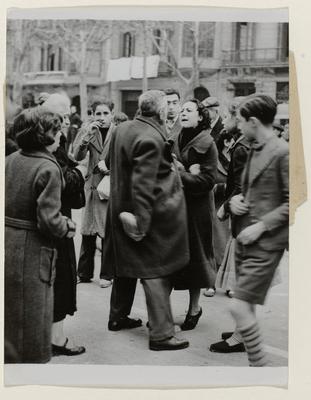 RECORD DATE NOT STATED  Battle for a bread in Barcelona, Associated Press Berliner B?ro, 1939 photograph. news photograp-stock-photo