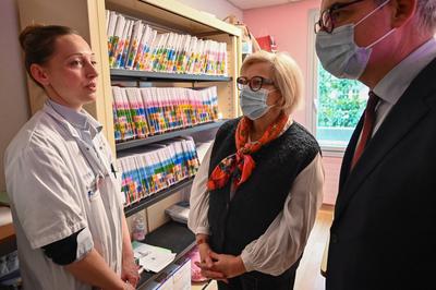 Visit of the Minister of Labor, Health, Solidarity and Families, Catherine Vautrin to the PMA service of the Tenon hospital in Paris, February 7, 2025-stock-foto
