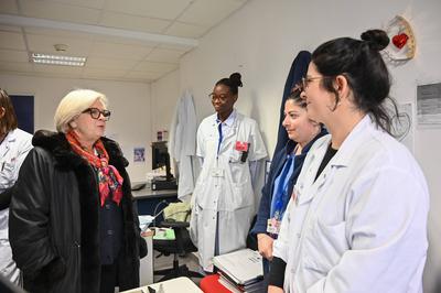 Visit of the Minister of Labor, Health, Solidarity and Families, Catherine Vautrin to the PMA service of the Tenon hospital in Paris, February 7, 2025-stock-foto