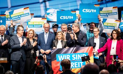 Kleiner Parteitag - Parteiausschuss - der CSU vor der Bundestagswahl 2025 in N?rnberg ? Markus S?der, CSU-Parteivorsitzender und Ministerpr?sident von Bayern; mit Friedrich Merz, Kanzlerkandidat und CDU-Vorsitzender - Mit Martin Huber (links) und Ale-stock-foto
