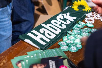Robert Habeck auf einer Wahlkampftour zur Bundestagswahl-stock-foto