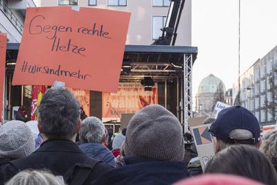 08.02.2025, Demonstration Nie wieder ist jetzt, N?rnberg: Unter dem Motto Auch bei der Bundestagswahl gilt: Nie wieder i-stock-foto