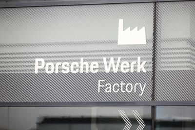 Warnstreik bei Porsche Leipzig Leipzig - 30.10..2024 Warnstreik der IG Metall bei Porsche in Leipzig Sachsen Germany ***-stock-foto