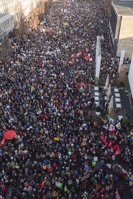 08.02.2025, Demonstration Nie wieder ist jetzt, N?rnberg: Unter dem Motto Auch bei der Bundestagswahl gilt: Nie wieder i-stock-foto