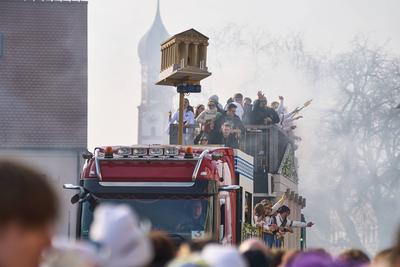 Mertingen, Bavaria, Germany - February 9, 2025: Big carnival parade in Mertingen. Bavaria celebrates carnival on the str-stock-photo