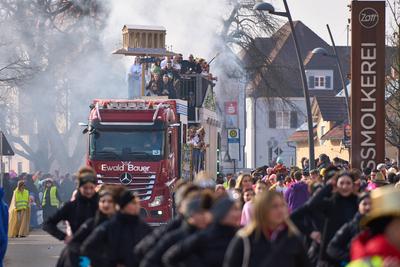 Mertingen, Bavaria, Germany - February 9, 2025: Big carnival parade in Mertingen. Bavaria celebrates carnival on the str-stock-photo