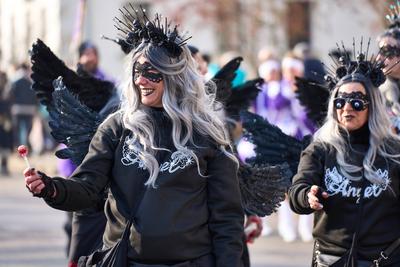 Mertingen, Bavaria, Germany - February 9, 2025: Big carnival parade in Mertingen. Bavaria celebrates carnival on the str-stock-photo