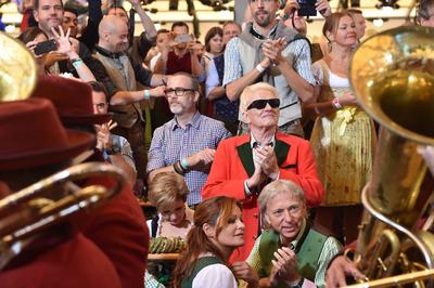 Folrian Silbereisen, Carolin Reiber und Heino, Andrea Berg und Uli Ferber auf dem OKTOBERFEST 2016 auf der Festwiese ( T-stock-foto