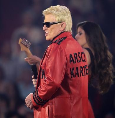 Das Grosse Schlagerfest hier im Bild Heino Arschkarte auf seinem mantelgestickt-stock-foto