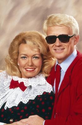 Heino mit Frau Hannelore Der deutsche Rocks?nger Heino posiert 1989 mit seiner Frau Hannelore. German rock singer Heino-stock-photo