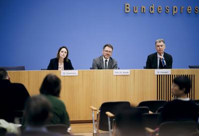 Pressekonferenz zur Muenchner Sicherheitskonferenz-stock-foto