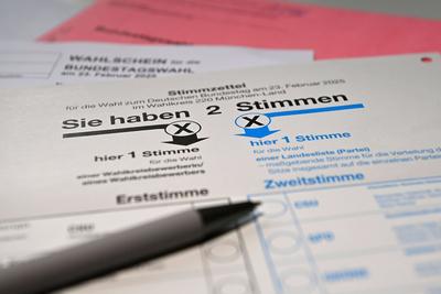 Themenbild Briefwahl Bundestagswahl 2025-stock-photo