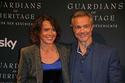 v l n r Ulrike Folkerts mit Hannes Jaenicke im Bode Museum waehrend des Empfangs anlaesslich des-stock-foto