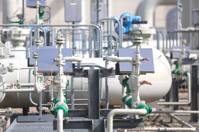 Blick am Dienstag (30.08.2022) auf den Energiestandort in Lubmin (Vorpommern Greifswald) mit dem Gel?nde der Gascade Gas-stock-foto