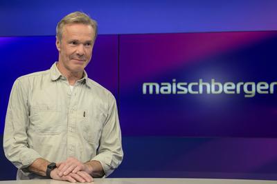 Hannes Jaenicke (Schauspieler), zu Gast bei - maischberger, Polittalk, TV, Format, mit Moderatorin - Sandra Maischberger-stock-photo