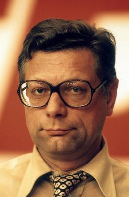Bildnummer: 54863282  Datum: 01.09.1977  Copyright: imago/Sven SimonCDU-Landesvorsitzender Peter Lorenz (BRD) w?hrend einer Pressekonferenz in Berlin Highlight 002 People Politik kbdia xub 1977 hoch Portr?t ShootingBildnummer 54863282 Date 01 09 1977 Copyright Imago Sven Simon CDU Land chairman Peter Lorenz GERMANY during a Press conference in Berlin Highlight 002 Celebrities politics Kbdia  1977 vertical Portrait Shooting-stock-foto